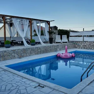  Apartment Oguic Kroatien