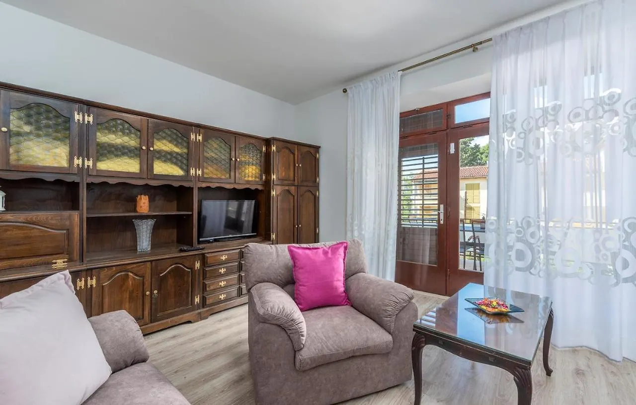 Apartment Lazzarich With Terrace Poreč 0*,